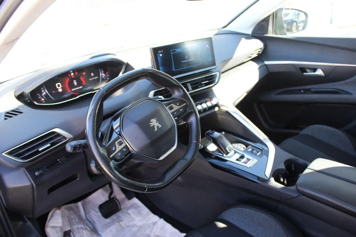 PEUGEOT - 3008 - BlueHDi 130 S&S Allure