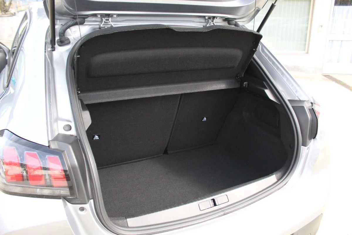PEUGEOT - 208 1.2 puretech Style