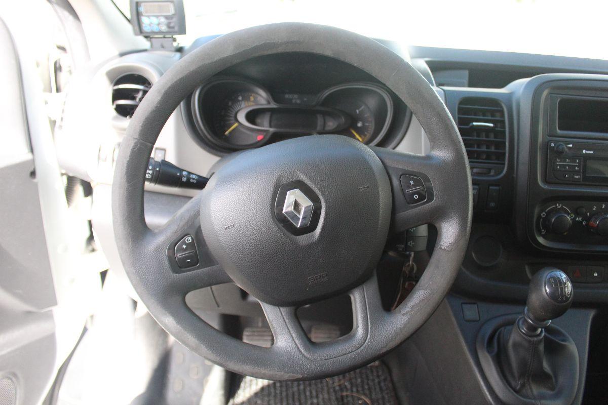 RENAULT Trafic Dci 145 Energy coibentato usato - foto 9 | Auto Yachting Mango Padula