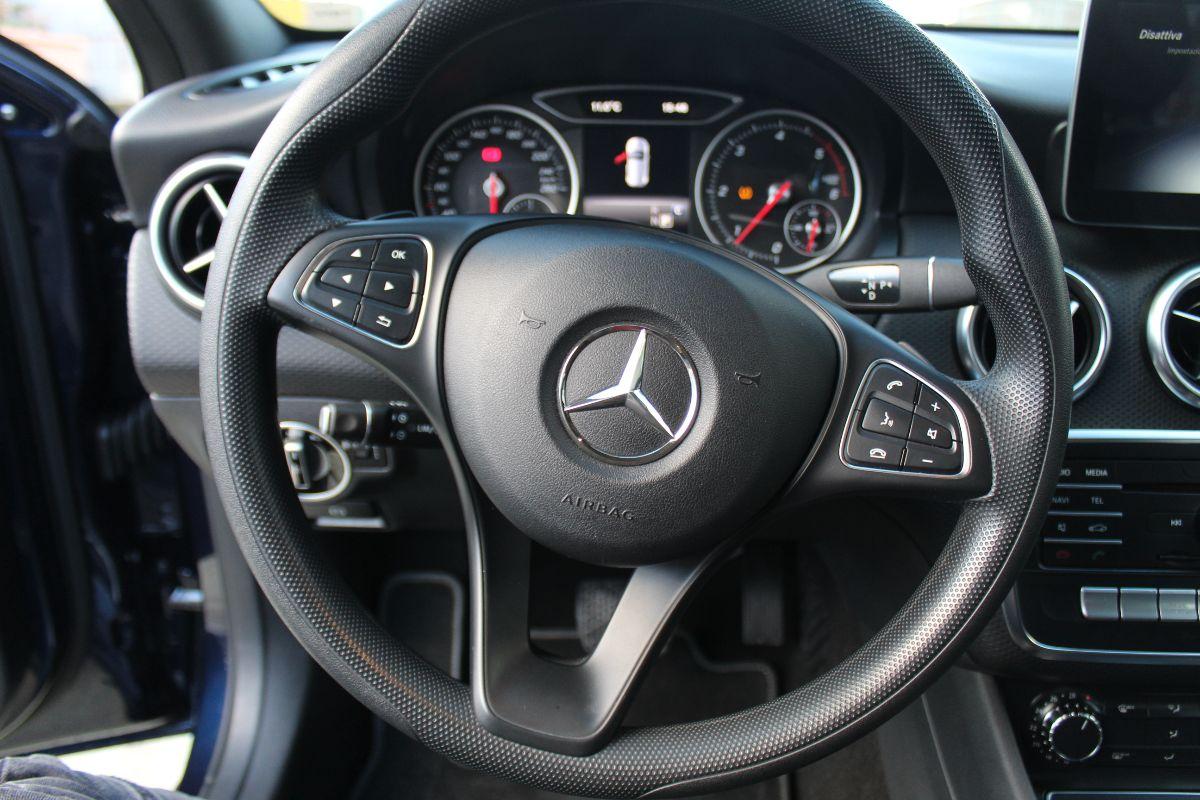 MERCEDES Classe A usata - foto 11 | Auto Yachting Mango Padula