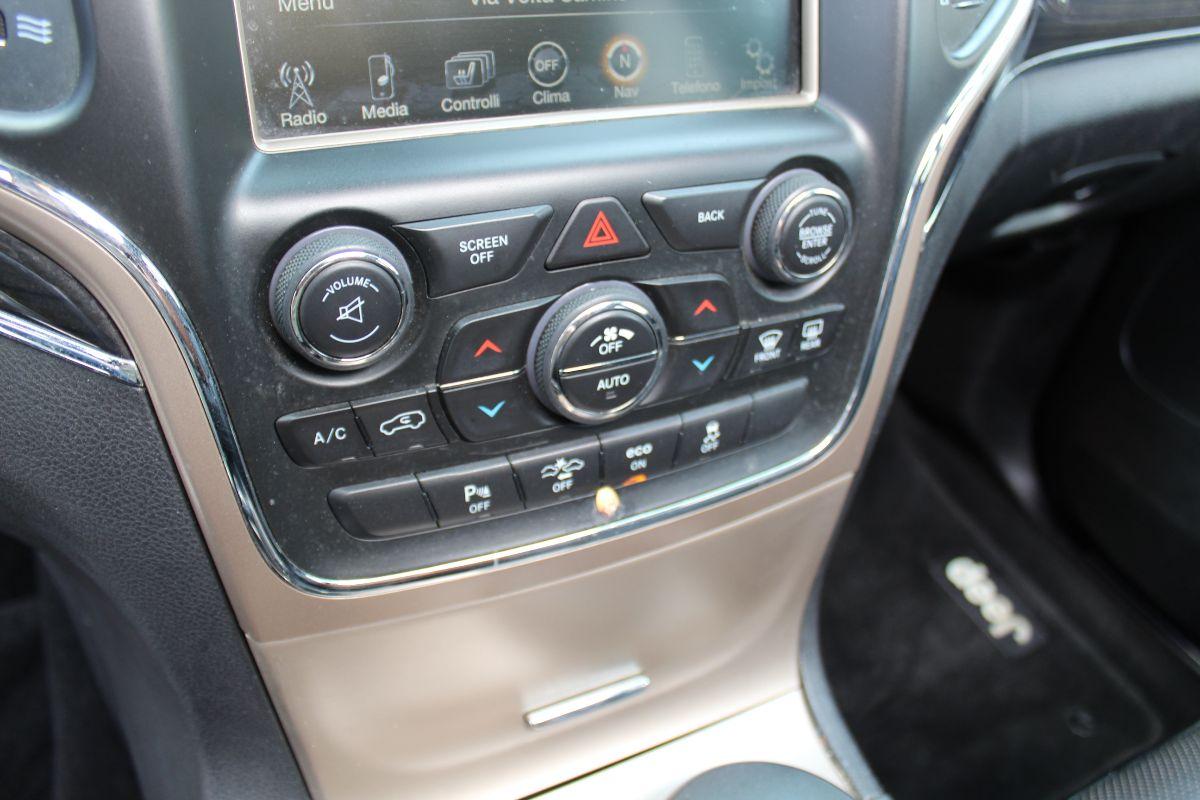 JEEP Grand Cherokee usata - foto 18 | Auto Yachting Mango Padula